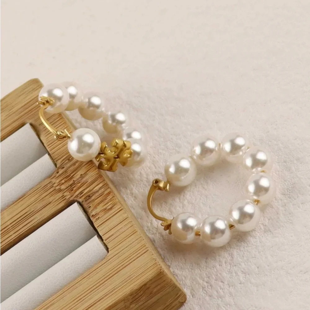 NWT Tory Burch Eleanor Kira Pearl Hoop Earrings - Picture 8 of 10